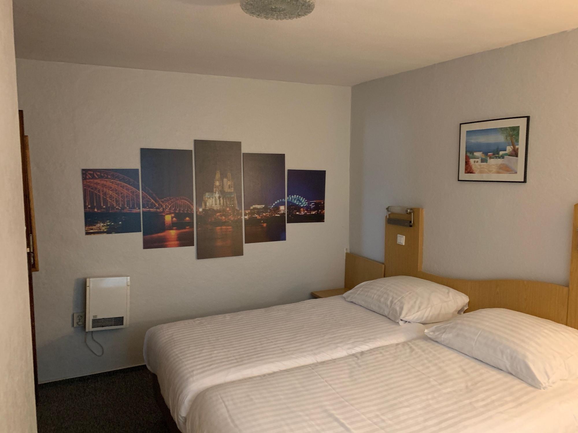 Hotel Berg Kolín nad Rýnem Exteriér fotografie