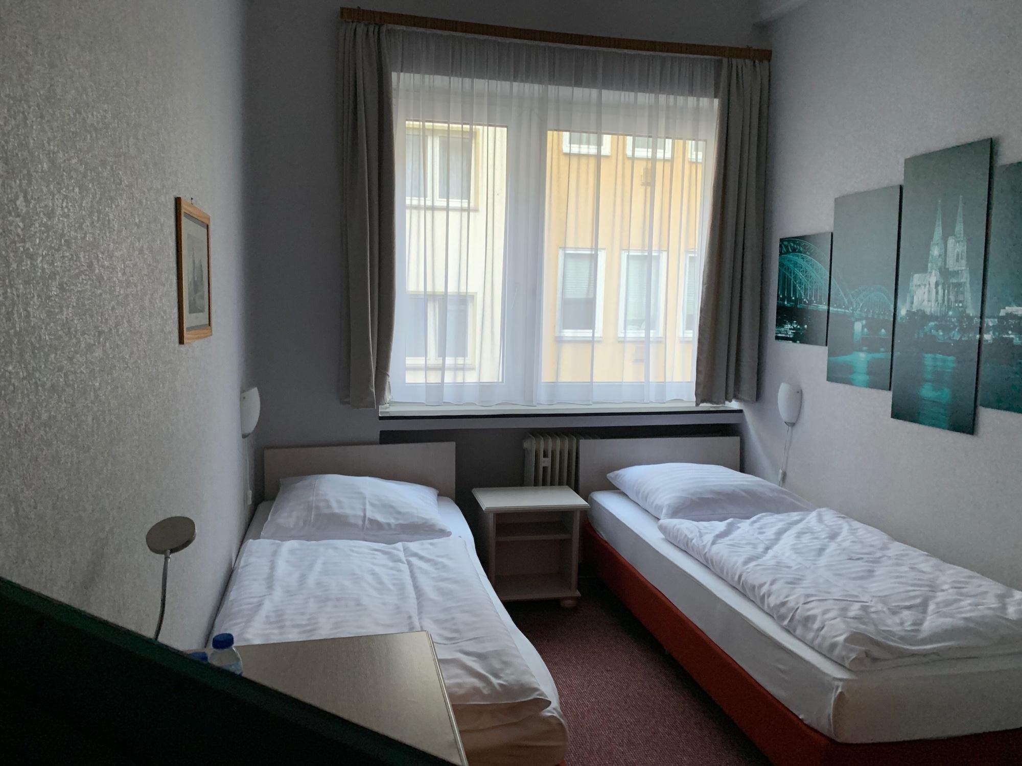 Hotel Berg Kolín nad Rýnem Exteriér fotografie