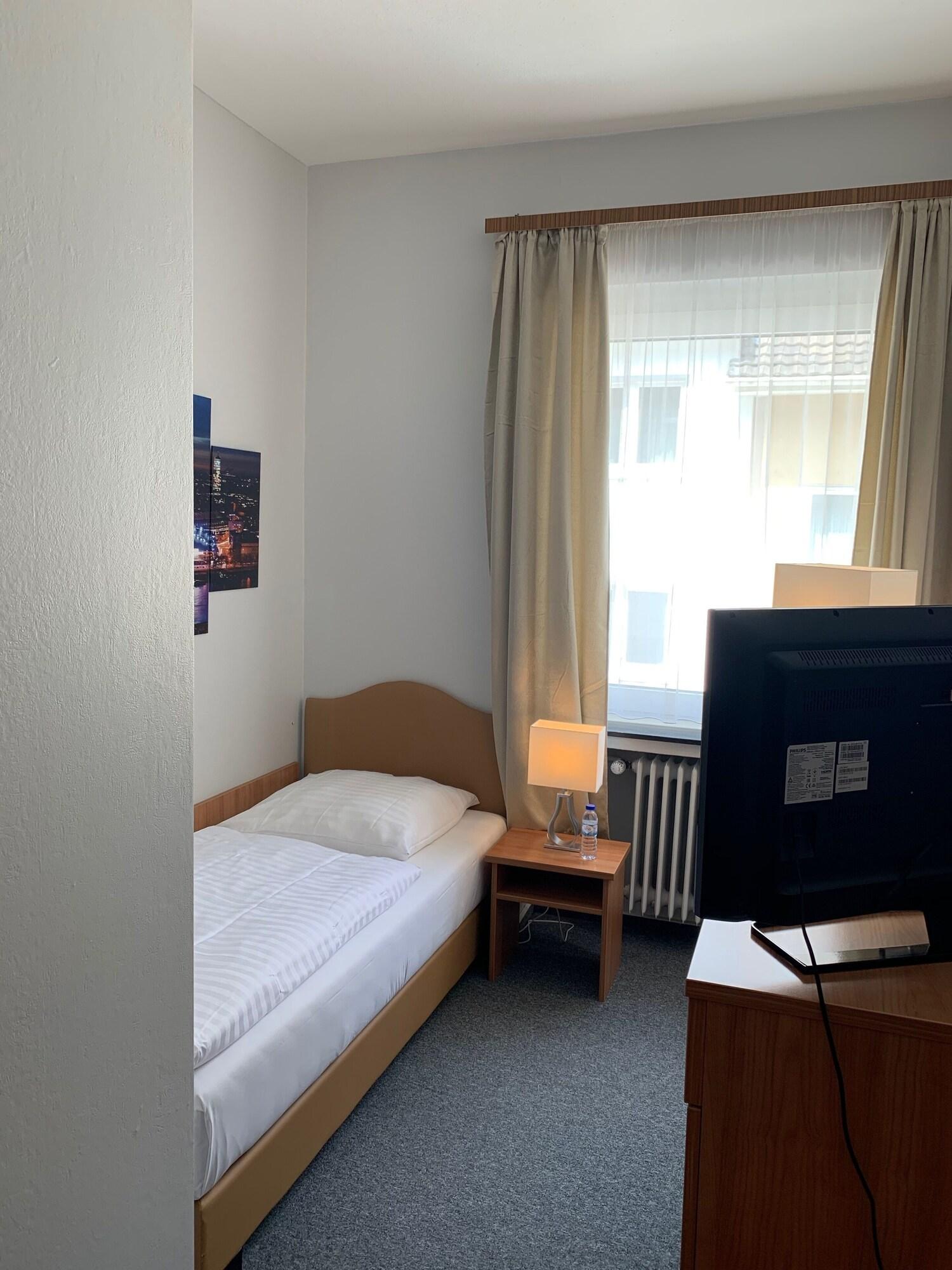 Hotel Berg Kolín nad Rýnem Exteriér fotografie