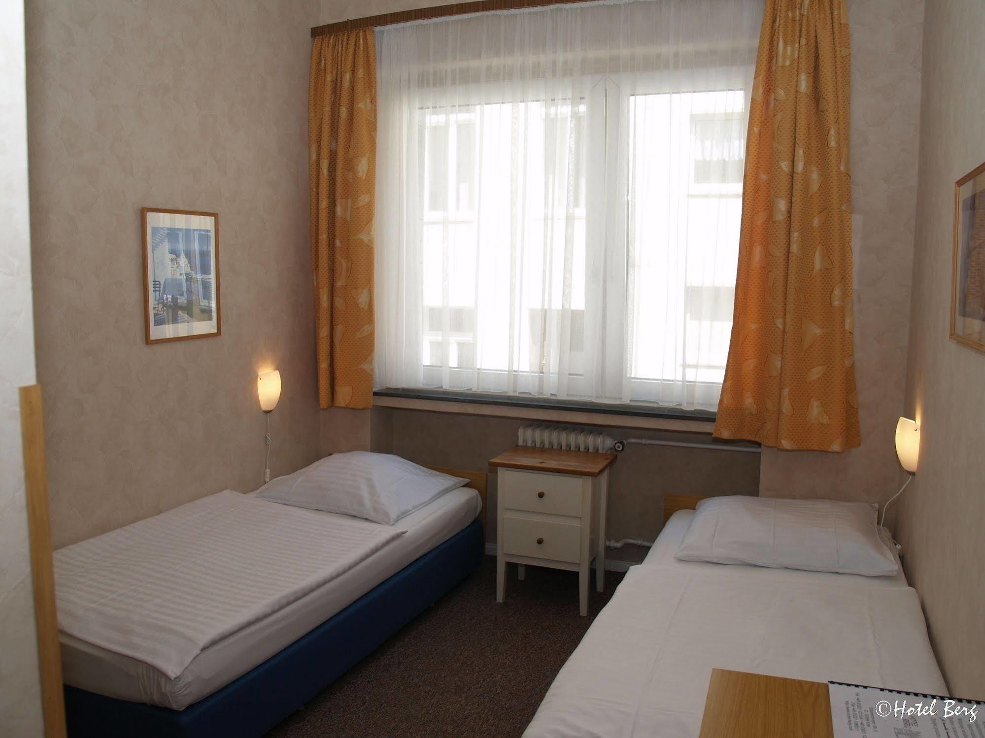 Hotel Berg Kolín nad Rýnem Exteriér fotografie