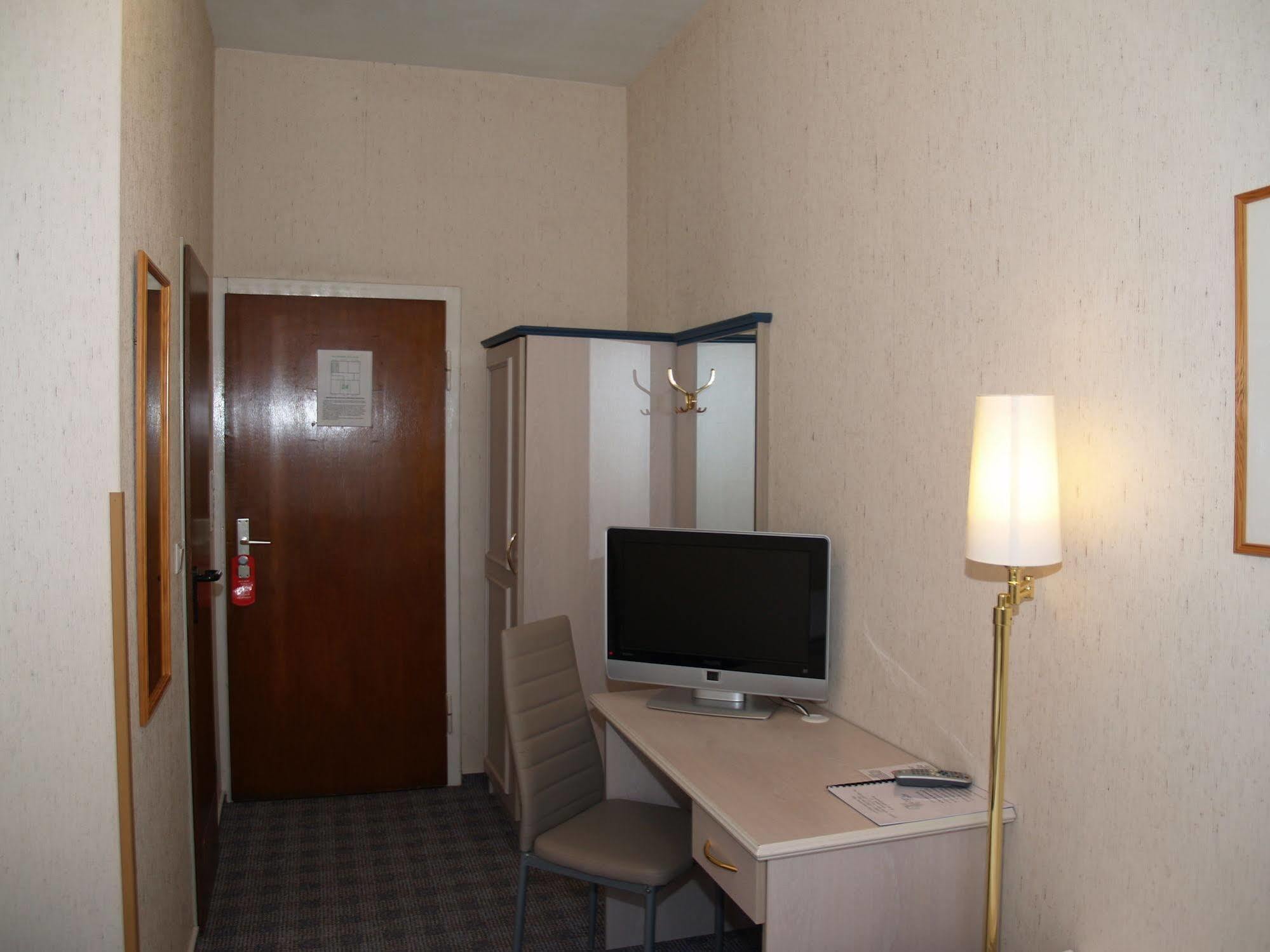 Hotel Berg Kolín nad Rýnem Exteriér fotografie