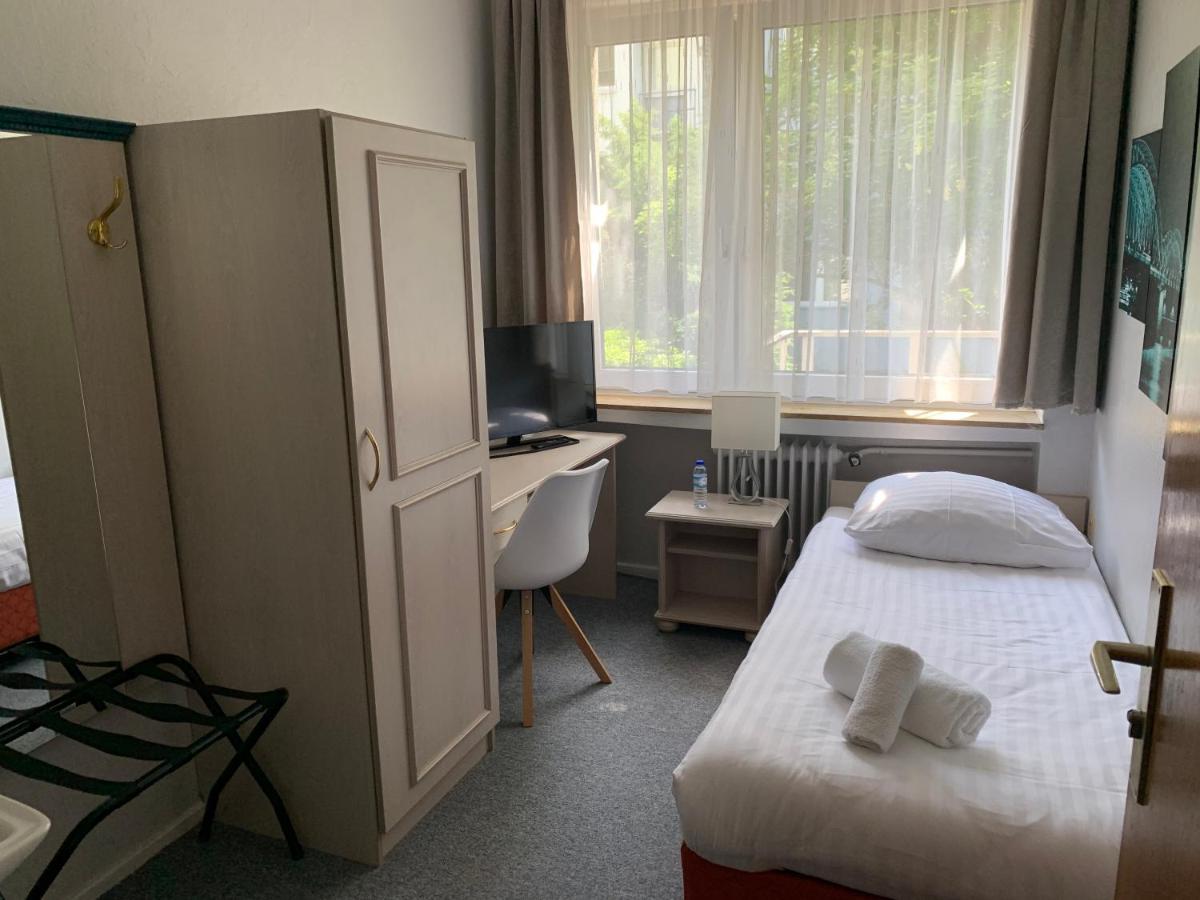 Hotel Berg Kolín nad Rýnem Exteriér fotografie